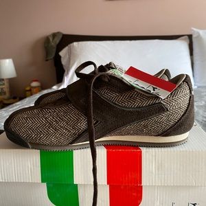 Vintage Cool Diadora sneaks size 6.5 NEW